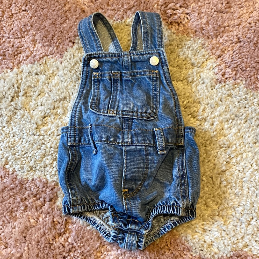 Old navy jean shortall romper size 6-12 months